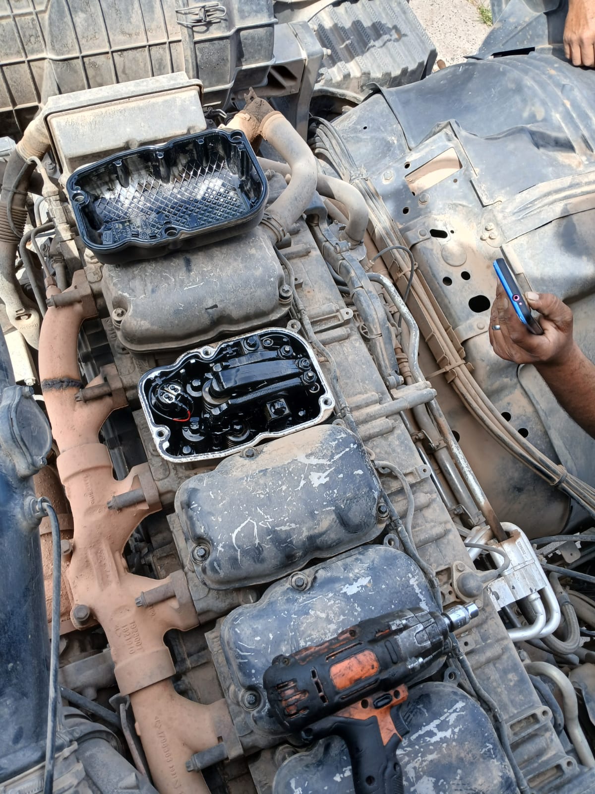 Trabajo en motor de camión